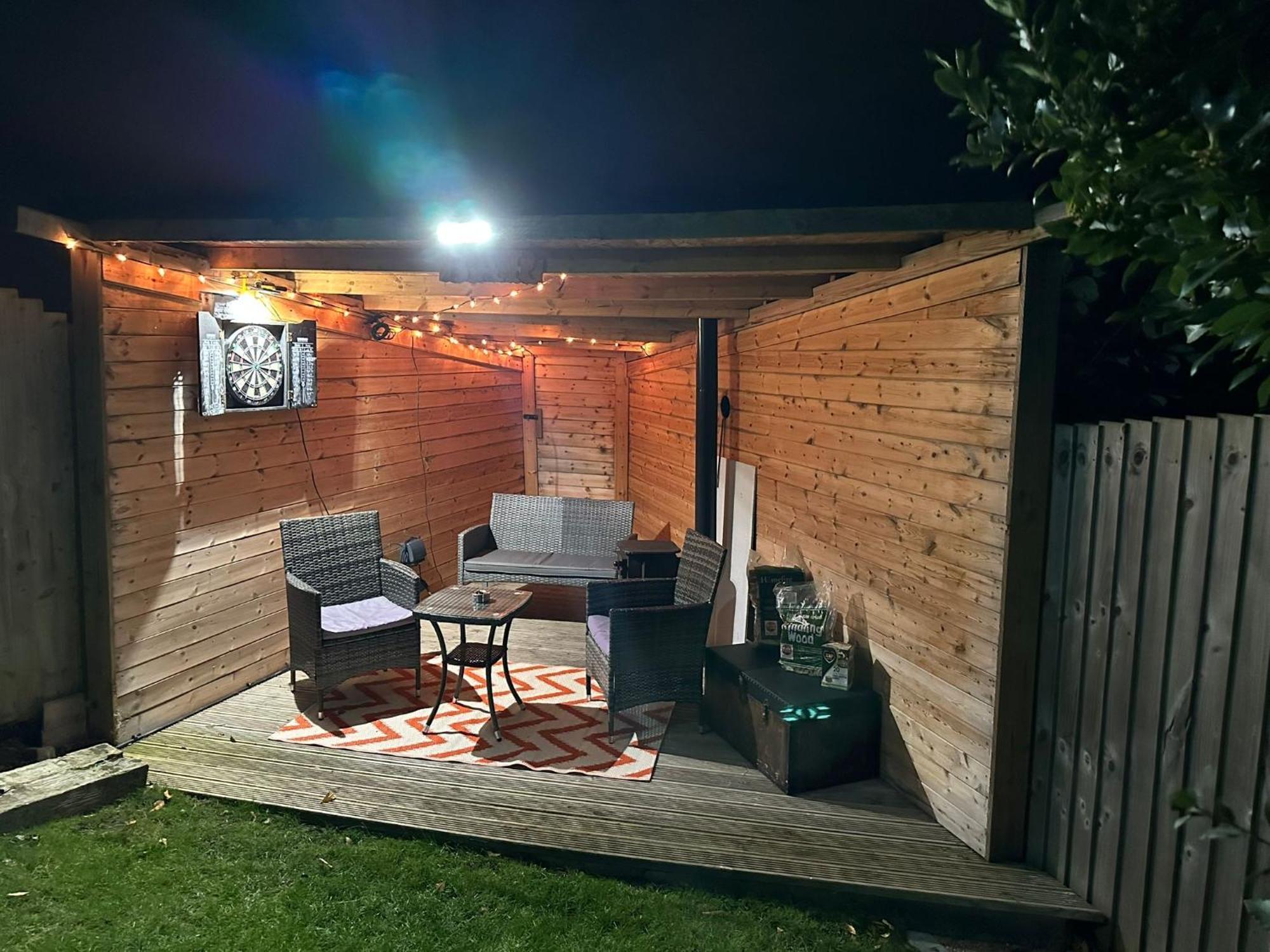 Offa'S Lodge Family Home Quiet Area With Sea Views Prestatyn Exterior photo
