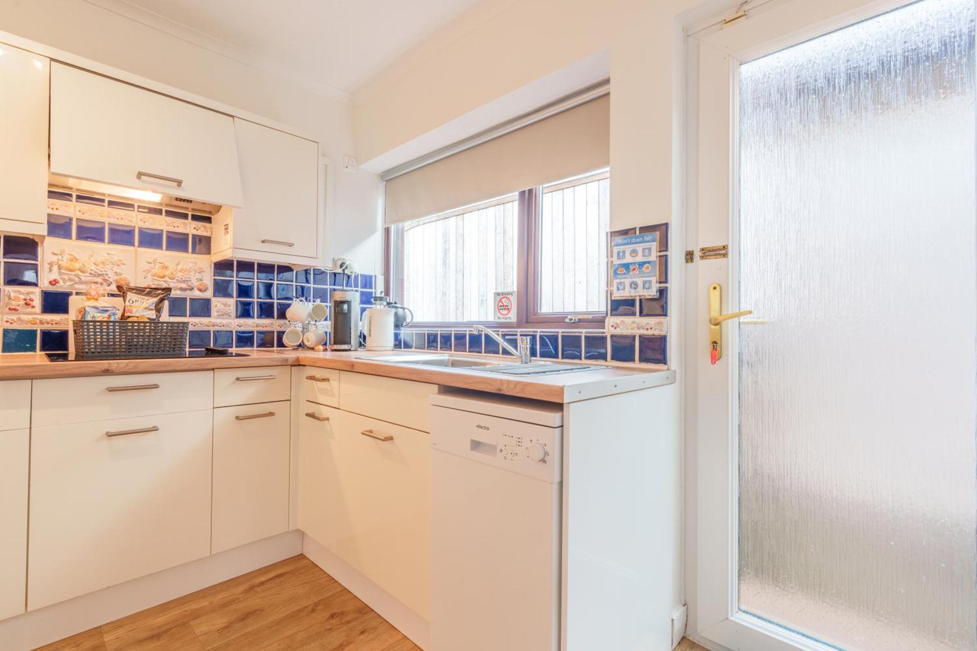 Offa'S Lodge Family Home Quiet Area With Sea Views Prestatyn Exterior photo